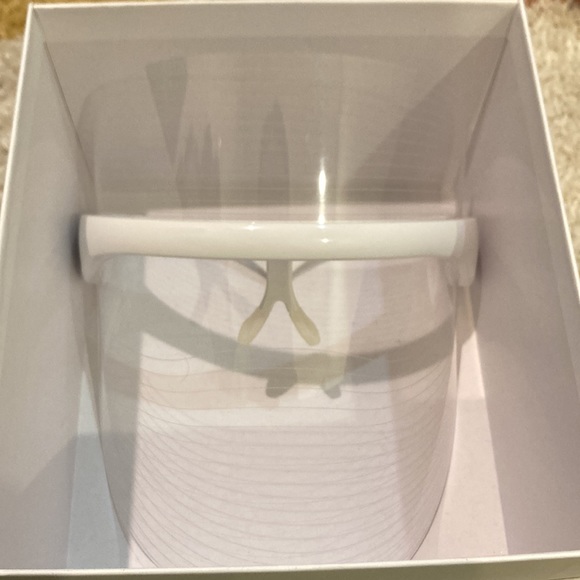 LED Mask - Picture 2 of 4